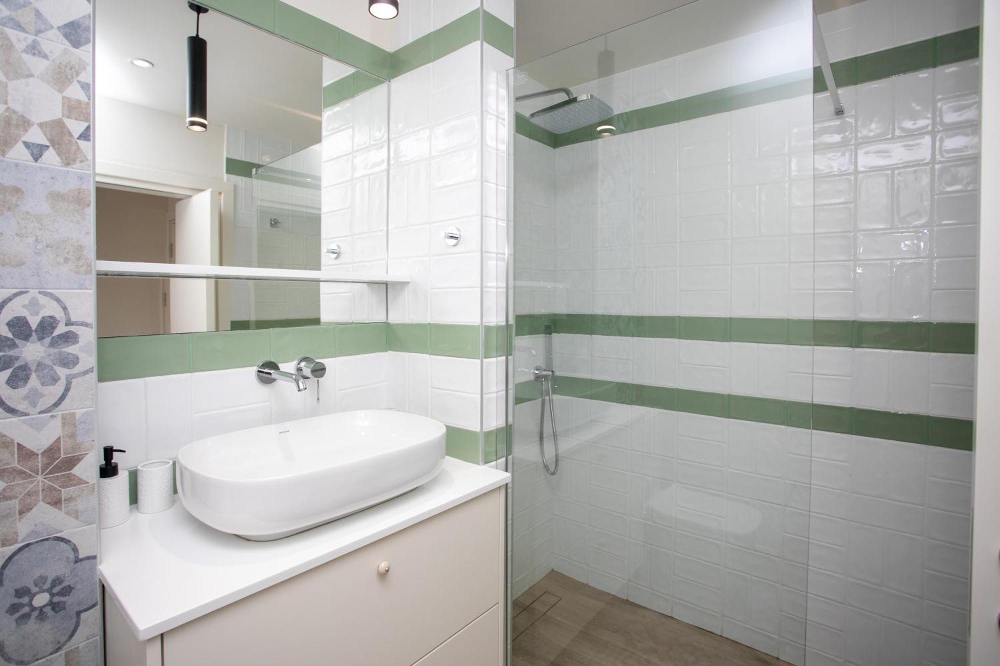 Palmove Luxurious Beachfront Apt Larnaca Exteriör bild