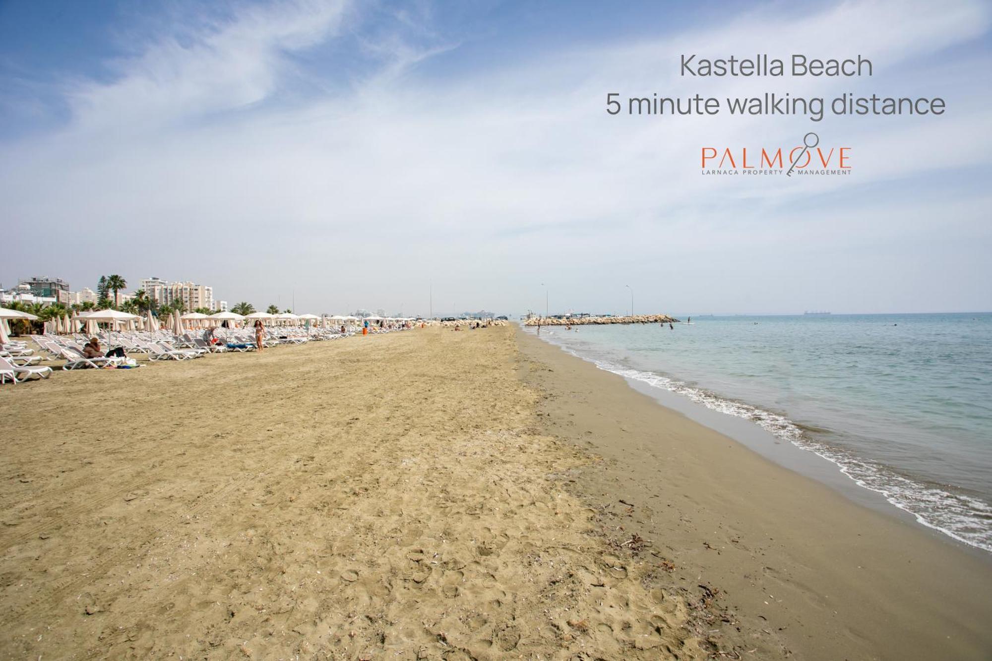 Palmove Luxurious Beachfront Apt Larnaca Exteriör bild